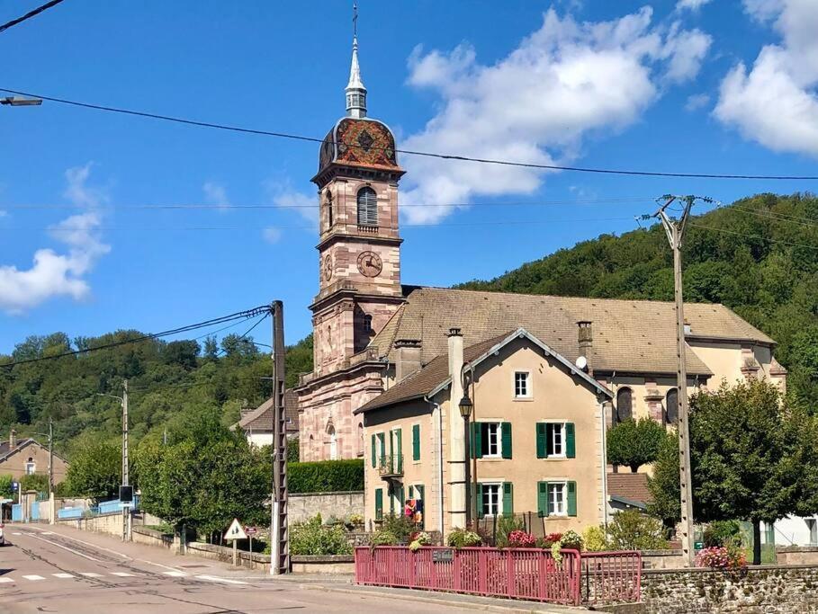 Maison Chaleureuse Au Coeur Du Village Raddon エクステリア 写真